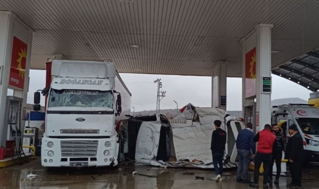 Takla atarak akaryakıt istasyonuna daldı!