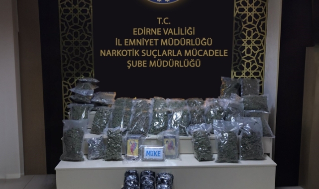 TIR'ın yakıt deposundan 20 kilo uyuşturucu çıktı