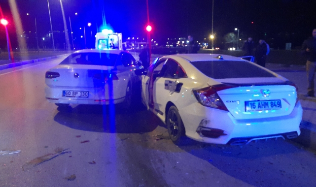 Tokat'ta iki otomobil çarpıştı: 3 yaralı