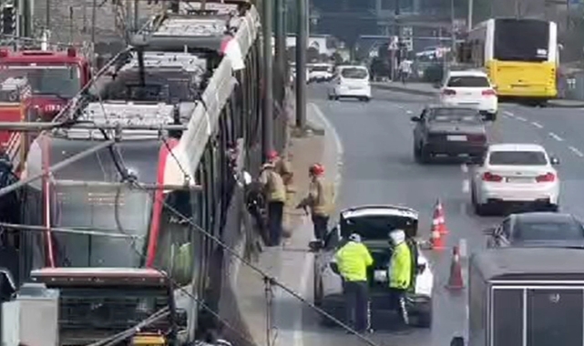 Topkapı'da bir kişiye tramvay çarptı, seferler durduruldu!