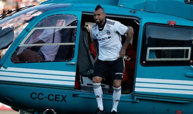 Vidal, helikopter ile geldi, ata bindi, kılıç kuşandı