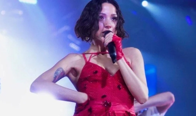 Zeynep Bastık'tan İzmir'e taşındığı iddialarına yanıt