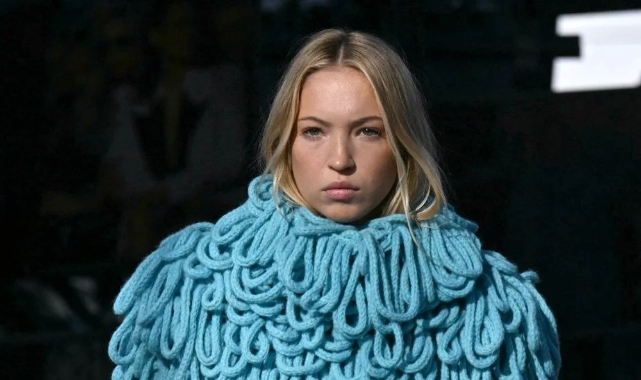 2024 Paris Moda Haftası'ndan en çarpıcı görünümler