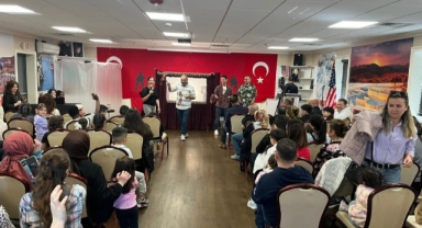 ABD’de çocuklar için Karagöz ve Hacivat gösterisi düzenlendi