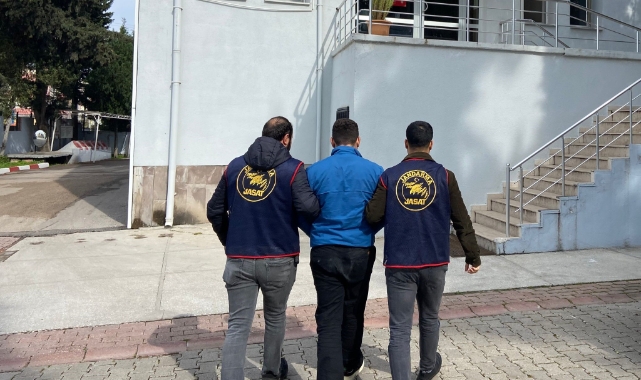 Adana’da aranan 10 şahıs yakalandı