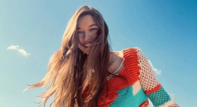 Afra Saraçoğlu'ndan yeni kareler