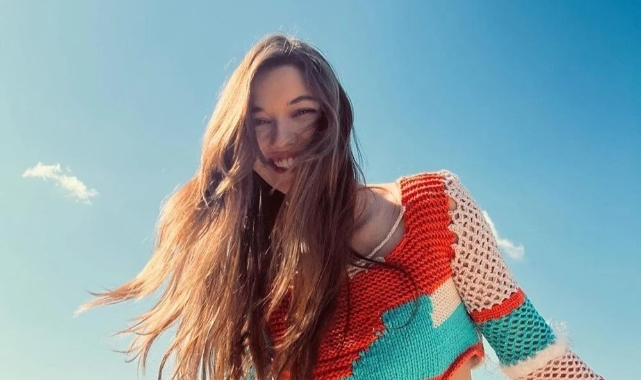 Afra Saraçoğlu'ndan yeni kareler