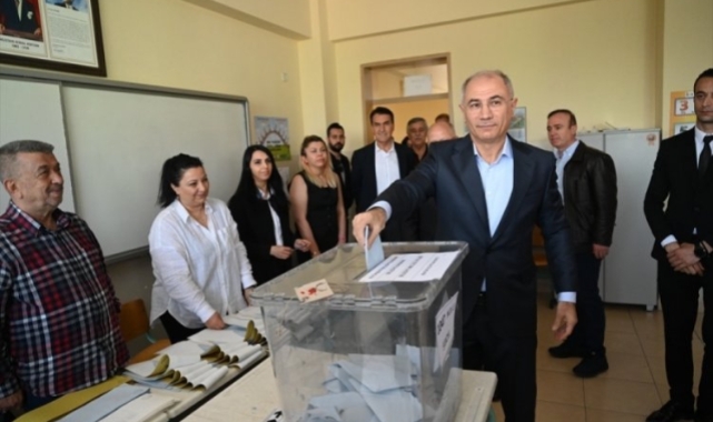 AK Parti Genel Başkan Vekili Efkan Ala oyunu kullandı