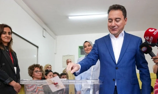 Ali Babacan oyunu kullandı!