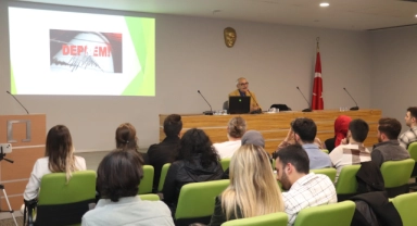 Ali Ekinci, genç mimarlarla buluştu