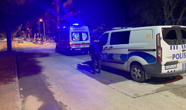 Alkollü motosiklet sürücüsü kaldırıma çıkıp direğe çarptı