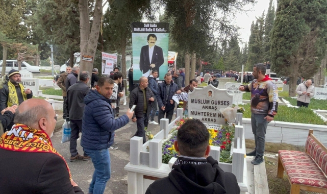 "Arabeskin Babası" Müslüm Gürses, vedasının 11'inci yılında da unutulmadı