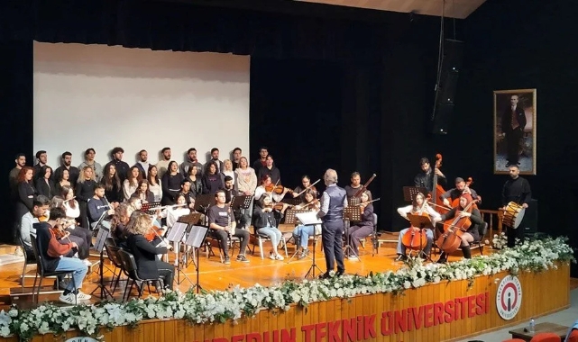 Atatürk'ün sesi yapay zekayla oluşturuldu: Orkestrayla eşlik ettiler