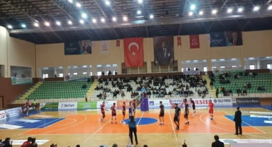 AXA Efeler Ligi: Akkuş Belediyespor: 3- Develi Belediyespor: 1
