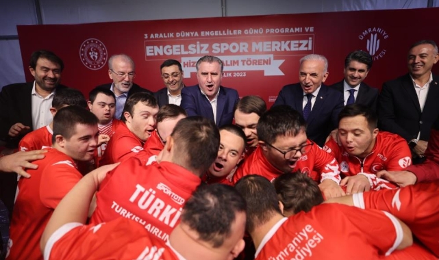 Bakan Bak, down sendromlu milli sporculara başarılar diledi
