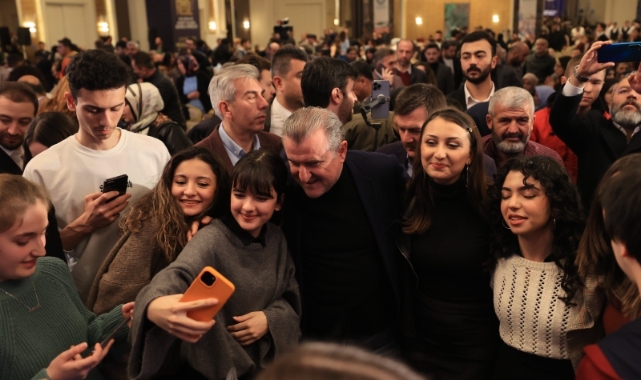 Bakan Bak: Hedeflerimizden birisi bağımlılıkla mücadele