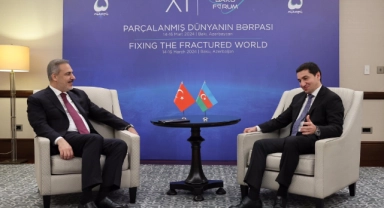 Bakan Fidan Azerbaycanlı mevkidaşı Bayramov ve Azerbaycan Cumhurbaşkanı Yardımcısı Hacıyev ile görüştü