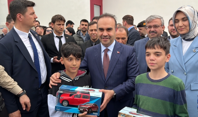 Bakan Kacır'a yüzleri gülümseten soru!