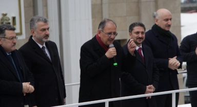 Bakan Özhaseki: Şuana kadar dağıttığımız deprem konutu sayısı 76 bini buldu