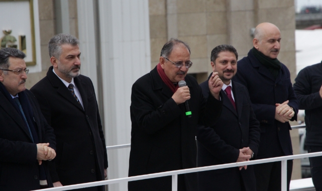 Bakan Özhaseki: Şuana kadar dağıttığımız deprem konutu sayısı 76 bini buldu