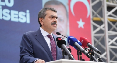 Bakan Tekin: İnşaatlarımızı durduran belediyelerimiz var