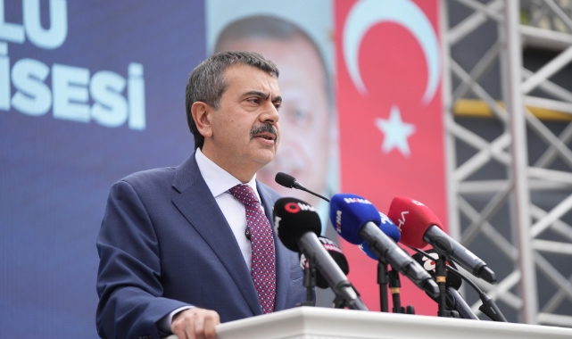 Bakan Tekin: İnşaatlarımızı durduran belediyelerimiz var