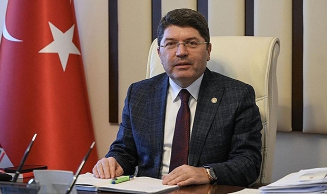Bakan Tunç'tan AYM'nin yeni başkanına tebrik