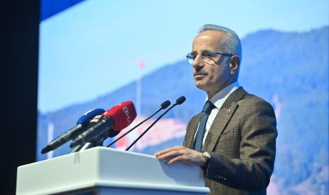 Bakan Uraloğlu, fiber altyapıda 4 yıllık hedefi açıkladı
