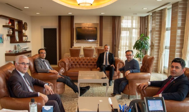 Bakan Yardımcısı Boyraz'dan ESOGÜ Rektörü Prof. Dr. Çolak'a ziyaret