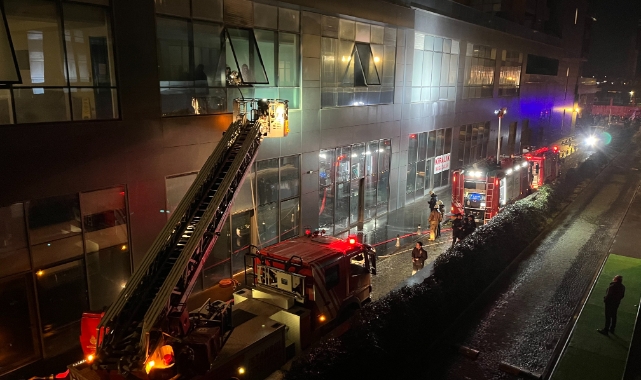 Bakırköy'de rezidansın spor salonunda yangın çıktı