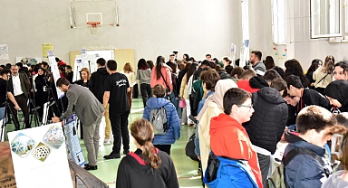 Balıkesir'de dünya matematik günü etkinliğine yoğun ilgi