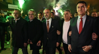 Bursa Büyükşehir Belediye Başkanı Alinur Aktaş'a Küplüpınar'da sevgi seli