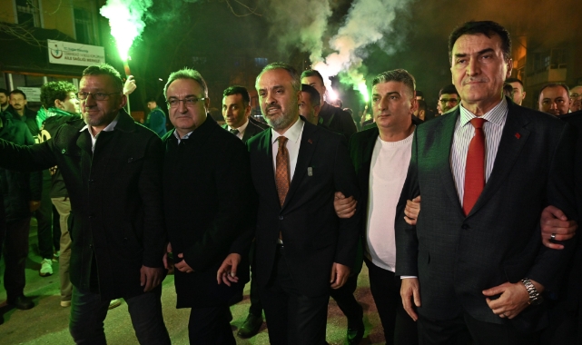 Bursa Büyükşehir Belediye Başkanı Alinur Aktaş'a Küplüpınar'da sevgi seli