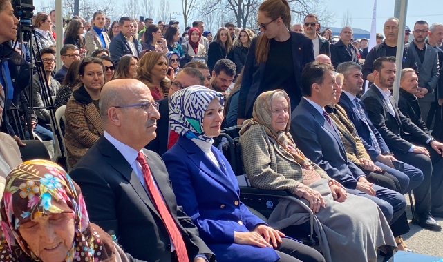 Bursa'da Alzheimer Bakım Merkezi Mahinur Özdemir Göktaş'ın katılımıyla açıldı