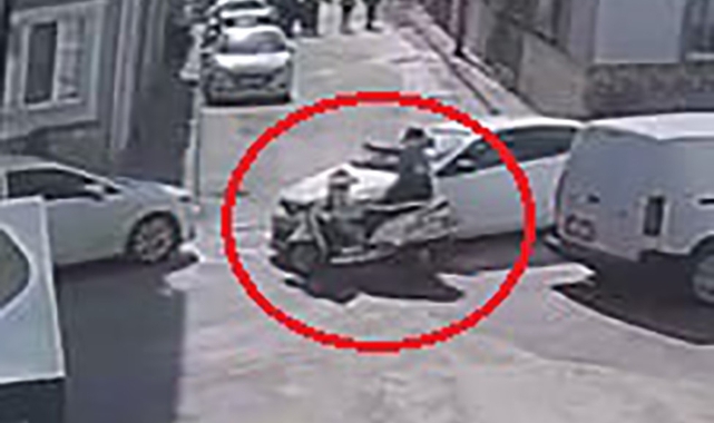Bursa'da otomobil ile motosiklet çarpıştı!