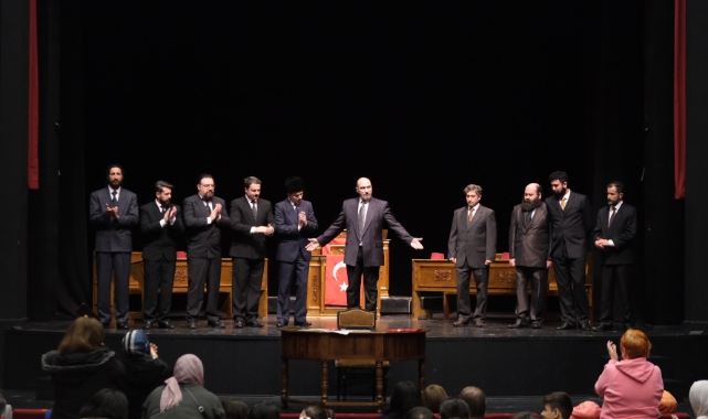 Bursa'da perde İstiklal Marşı için açıldı