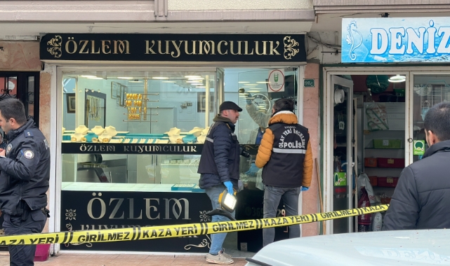 Bursa'da silahlı ve kar maskeli kuyumcu soygunu! 3.5 milyon TL ile kaçtılar