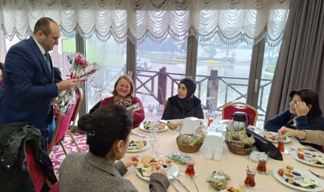Bursa Meslekte Dayanışma ve Birlik Grubu’ndan kadınlar gününe anlamlı kutlama