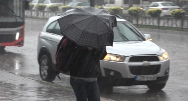 Bursa yağmura teslim oldu