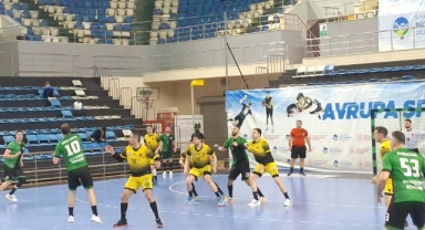 Büyükşehir Hentbol 34-37 skorla evinde kaybetti