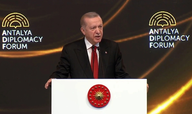 Cumhurbaşkanı Erdoğan: İnsanlık sancılı bir dönemden geçiyor