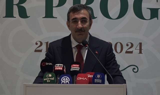 Cumhurbaşkanı Yardımcısı Yılmaz: “Masa başında oturup memleketi yöneten bir ekip olmadık”