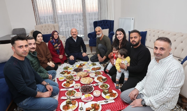 Depremzedeler iftarlarını yeni yuvalarında açtı