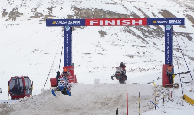 Dünya Snowcross Şampiyonası düzenlendi