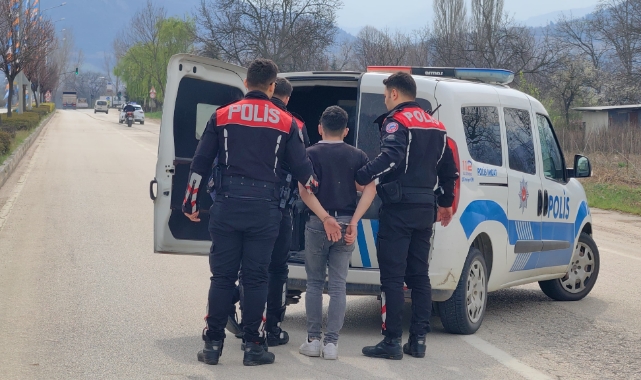 Dur ihtarına rağmen kaçan sürücü kovalamaca sonucu yakalandı