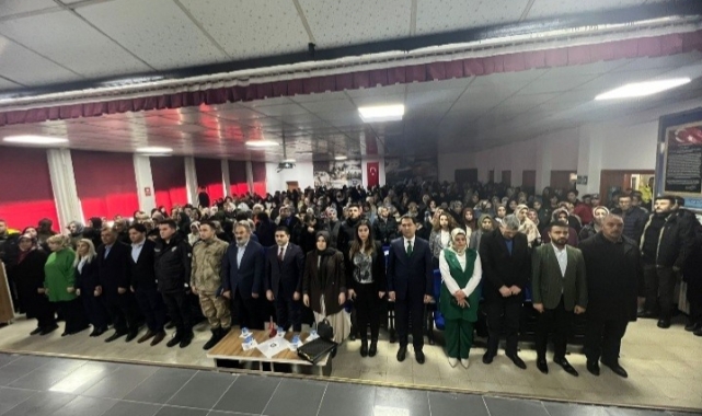 Dursun Ali Erzincanlı Özalp ilçesinde sahne aldı