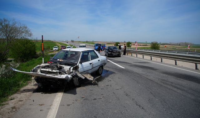 Edirne'de iki otomobil çarpıştı: 1 yaralı