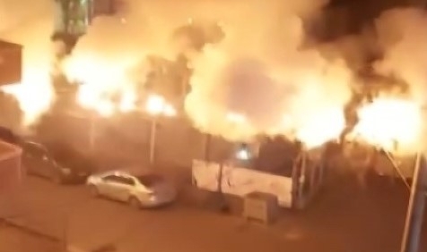Elektrik kabloları bomba gibi patladı: 10 sokak karanlığa gömüldü