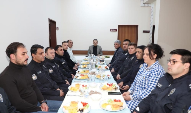 Emniyet Müdürü Yırtar personelle sahur yaptı