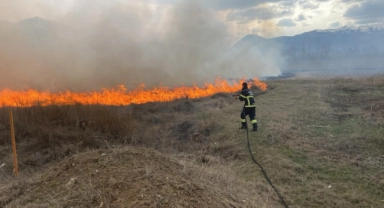 Erzincan'da örtü yangını kontrol altına alındı